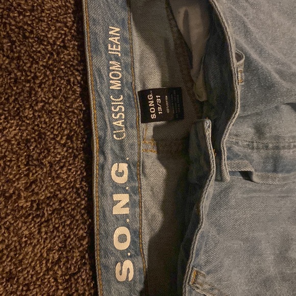 Classic Mom Jeans - Picture 3 of 3